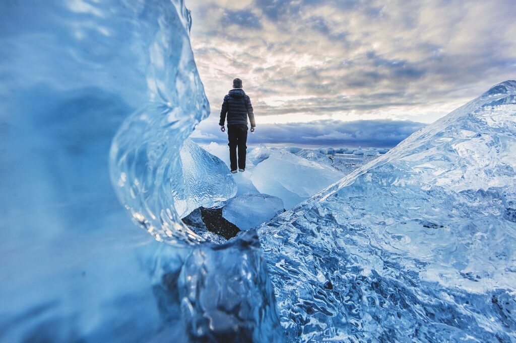 man, adventure, cold-1869194.jpg