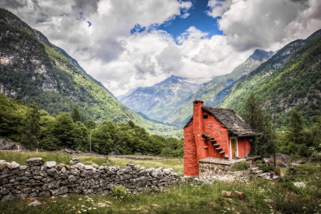 mountains, clouds, cottage-1547302.jpg