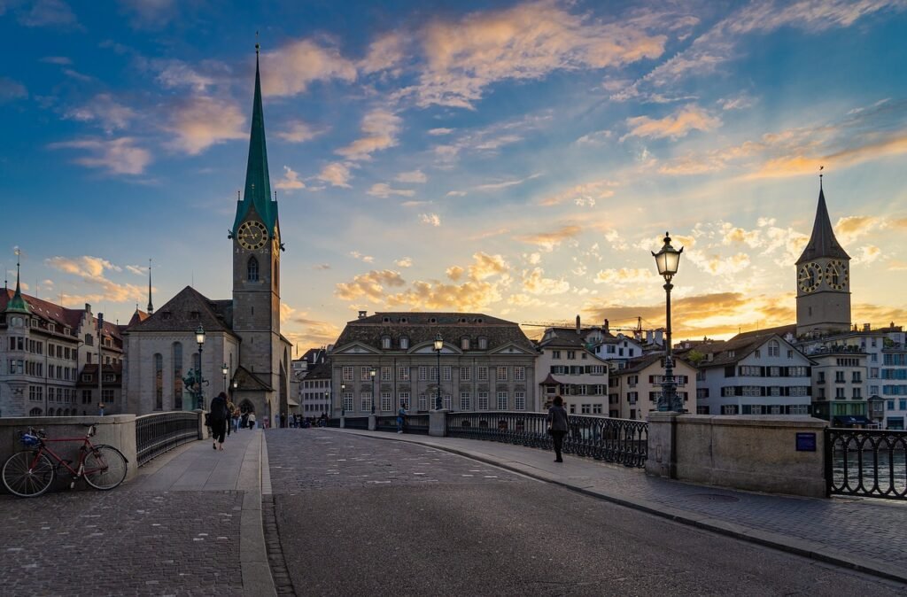 zurich, city, switzerland-4636744.jpg